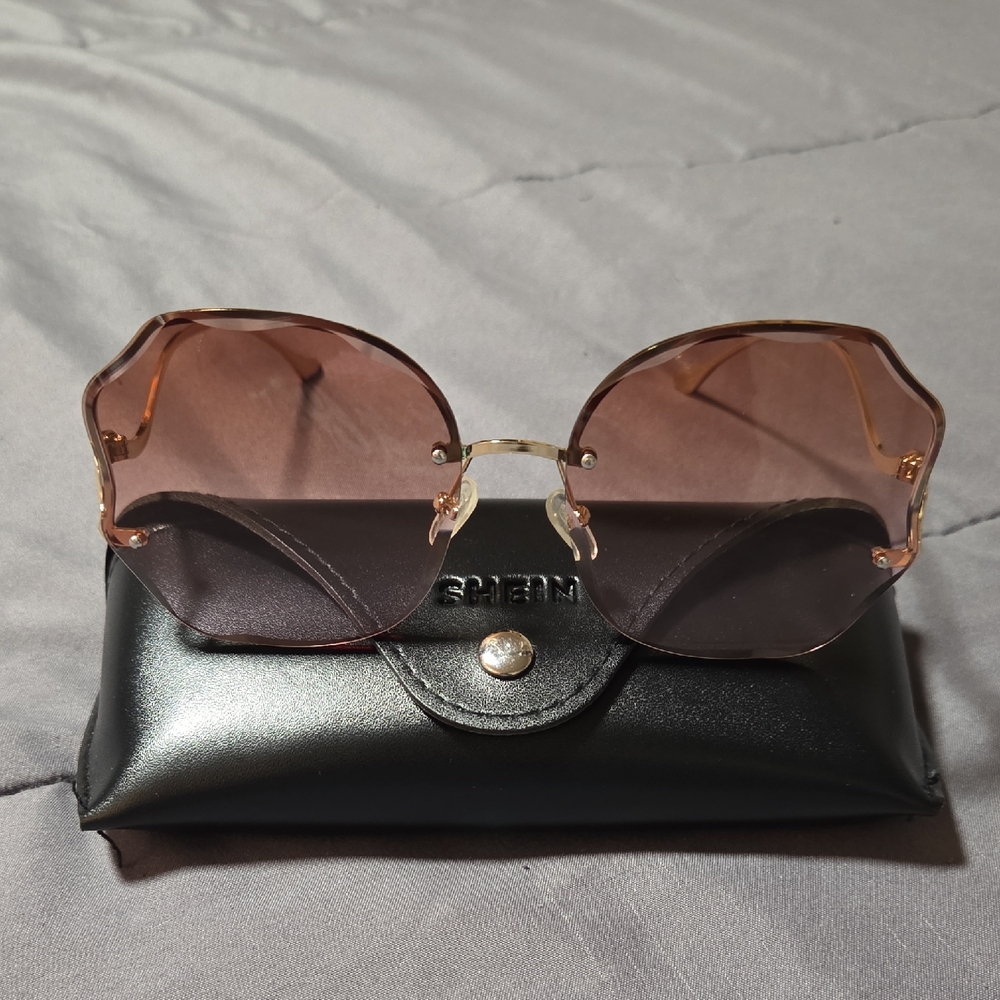 SHEIN Elegant Gold Frame Sunglasses with Pinky Brown Lenses